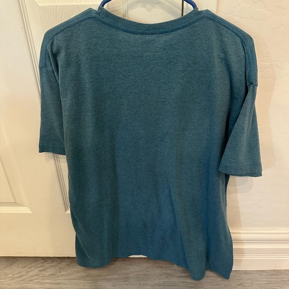 Volcom Men's Blue T-Shirt with Red Logo - Picture 3 of 3